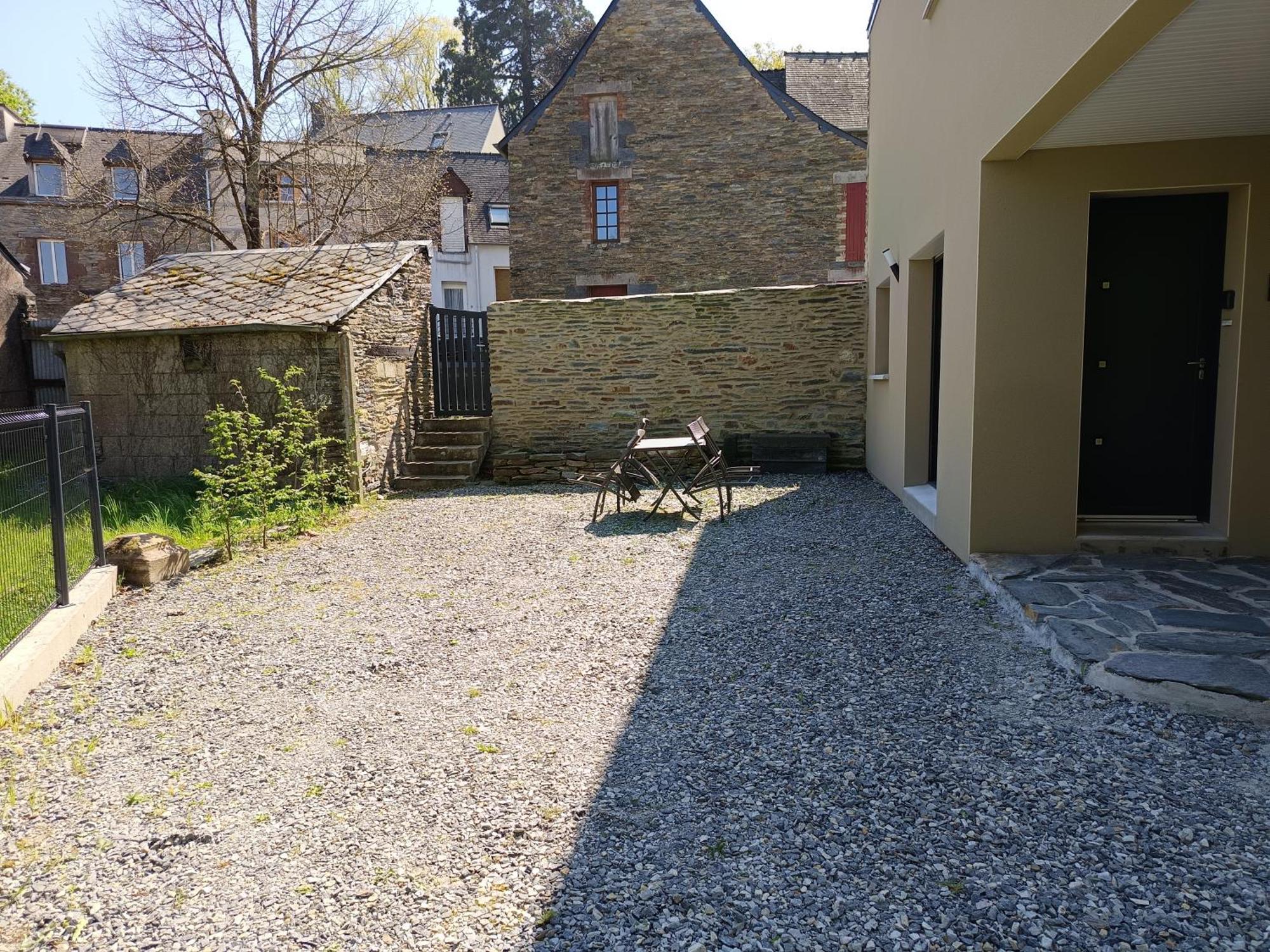 Appart Hotel La Gacilly-Centre Ville-Spa-Parking Exteriör bild